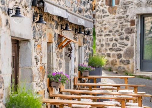Les Calades Hotel in Auvergne-Rhône-Alpes