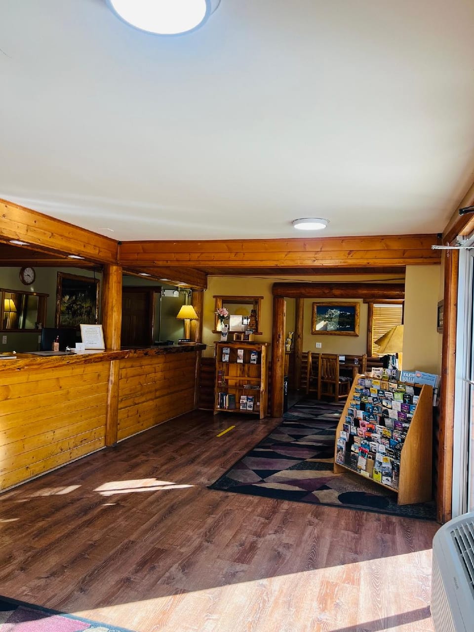 Sandpoint Inn Hotel in Ponderay