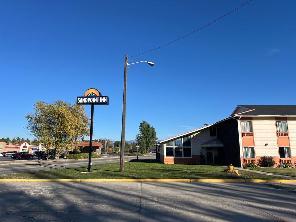 Sandpoint Inn Hotel in Ponderay