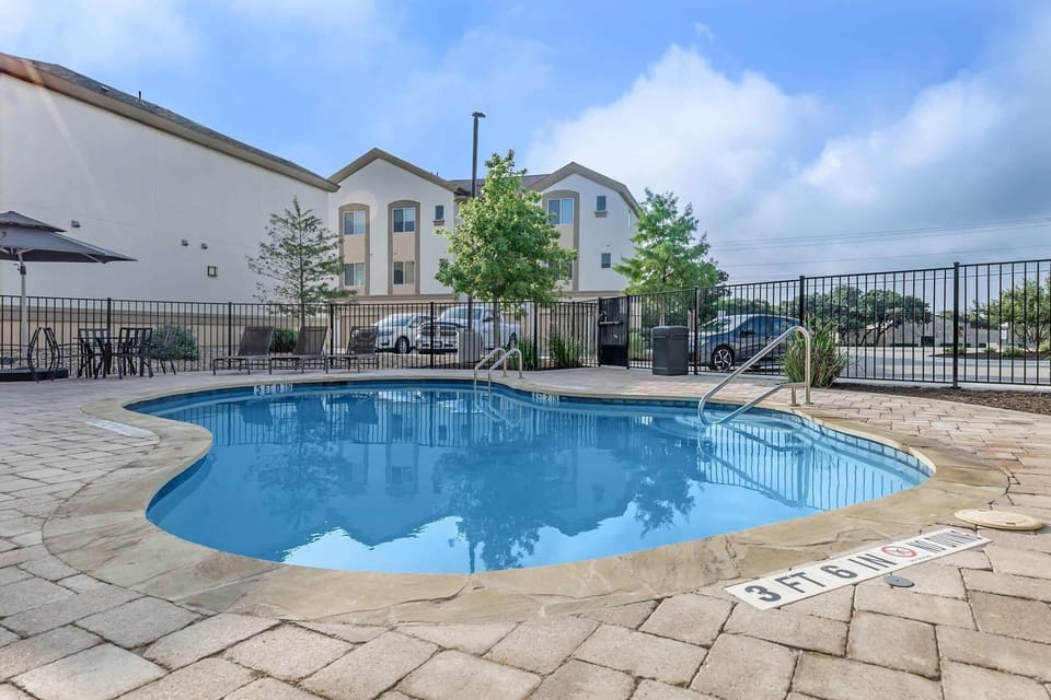 The Cedars Grand Hotel in Leander