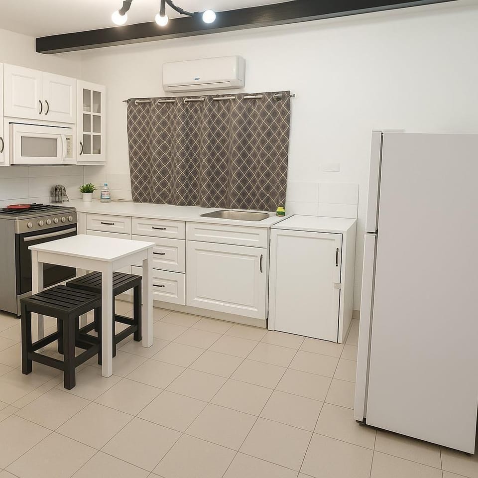 Barmel Apartments Hotel in Bay Islands Department