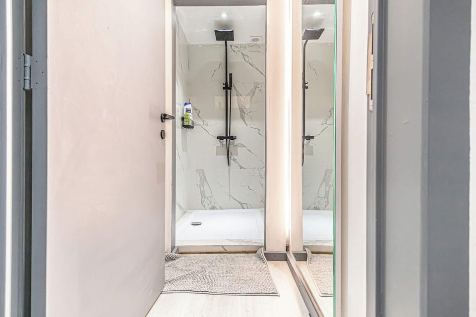 Comfy 5BR Apartment in Heart of Ghent Hotel in Ghent