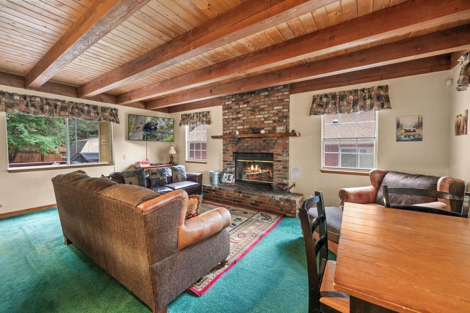 Peregrine Pines Hotel in Big Bear