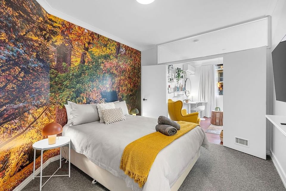 Bespoke East Perth - Sleeps 2 - Superior Wifi Hotel in Perth
