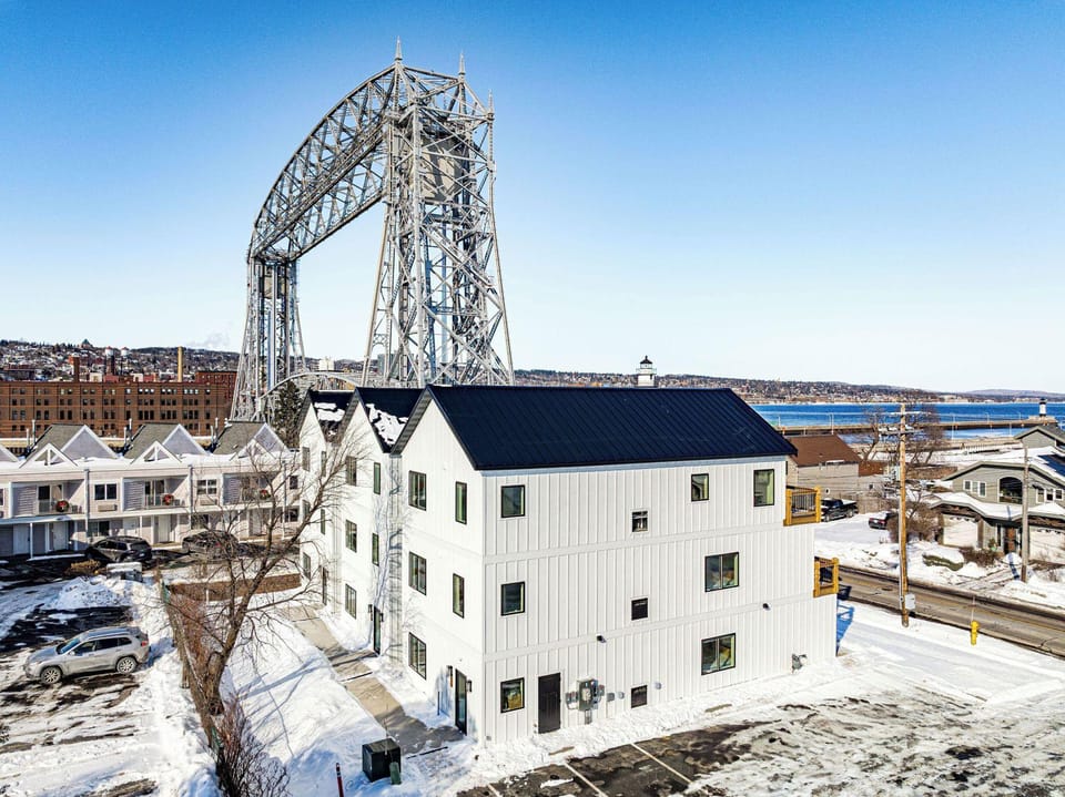 Dragestil 713 Duluth Condos Hotel in Canal Park