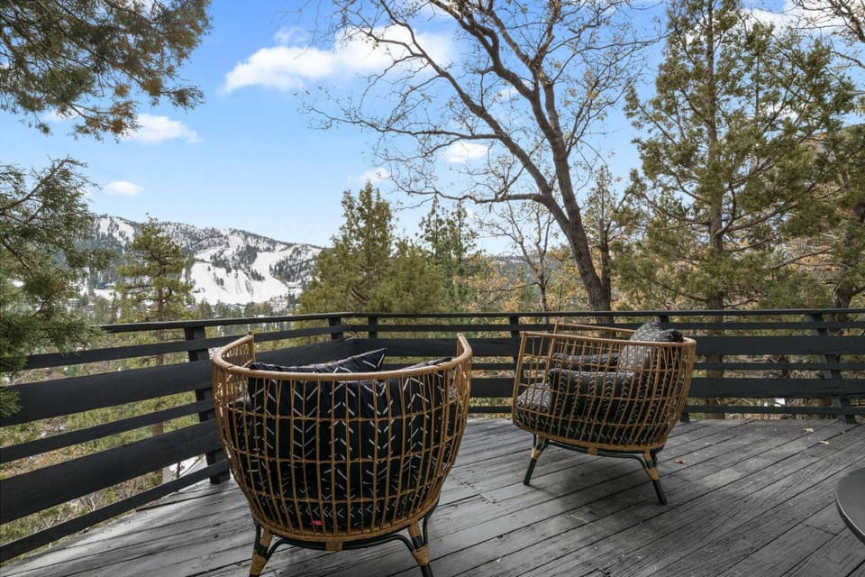 Ski View Chalet Hotel in Big Bear