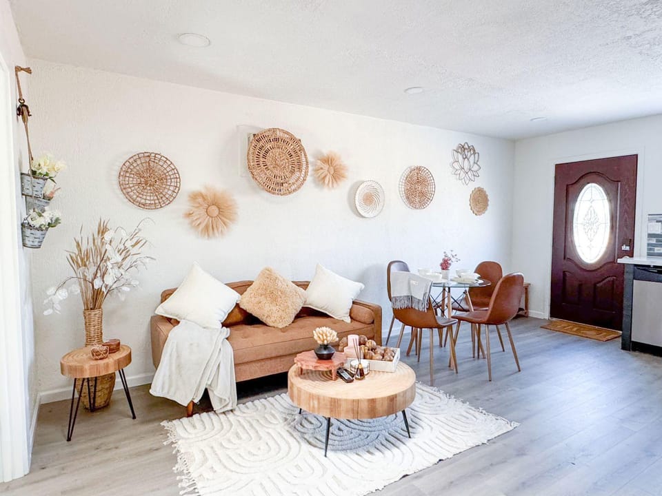 Walk to Google 3BR Home Yard & Kitchen Hotel in Mountain View