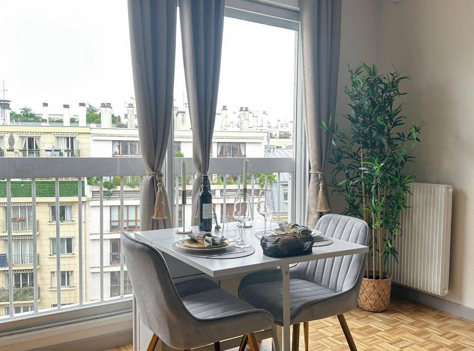 1551 Convention Hotel in Paris