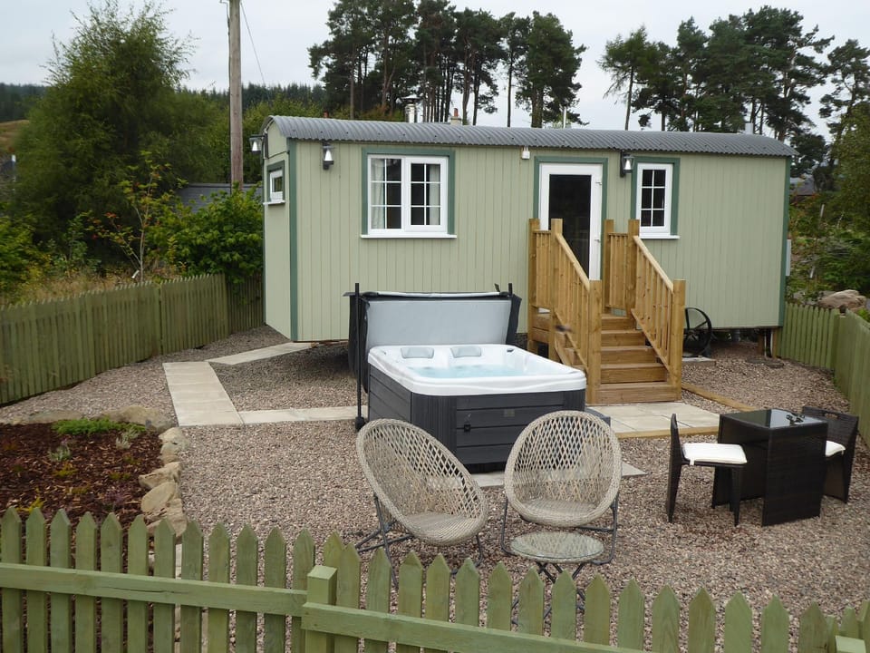 Dalnoid Cottages & Treehouses Hotel in Scotland