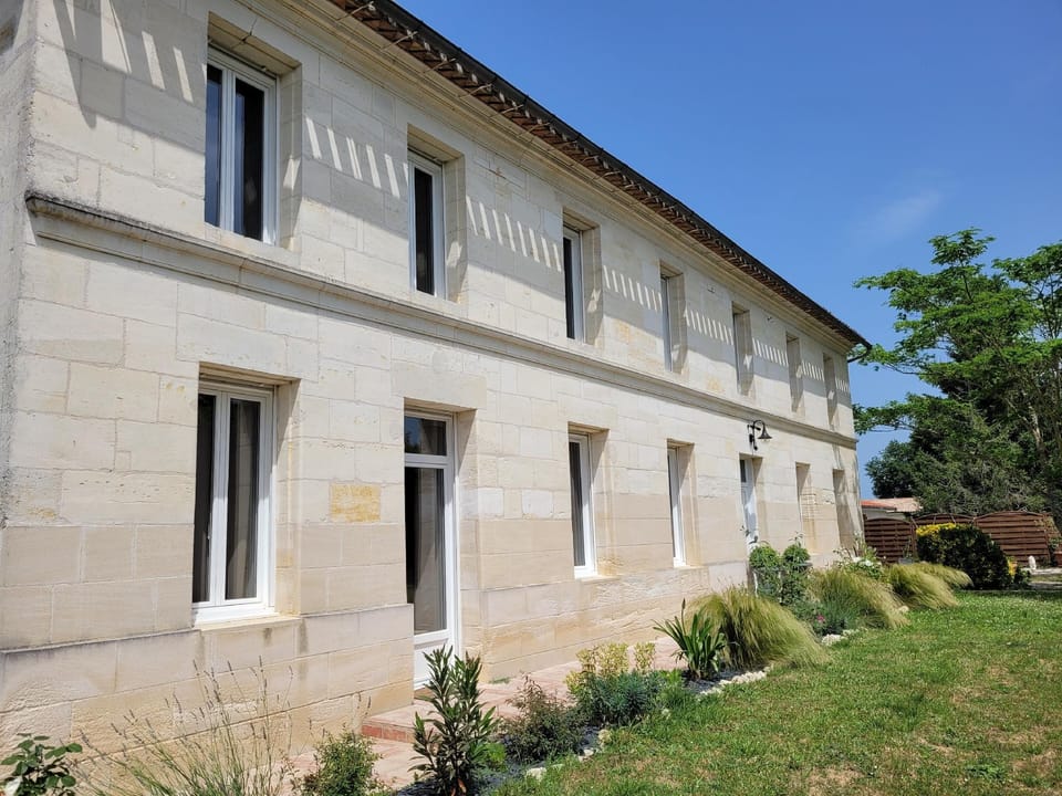 Maison Sommet - 4 chambres Hotel in Nouvelle-Aquitaine