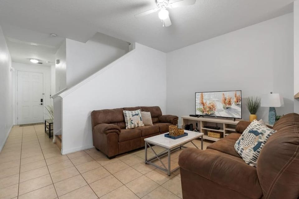 Cozy 3bdr House Near Disney - AL Hotel in Windsor Hills