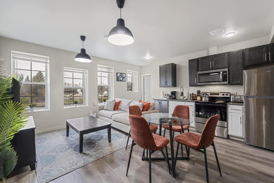Modern Retreat Near Henry Ford Hotel in Detroit