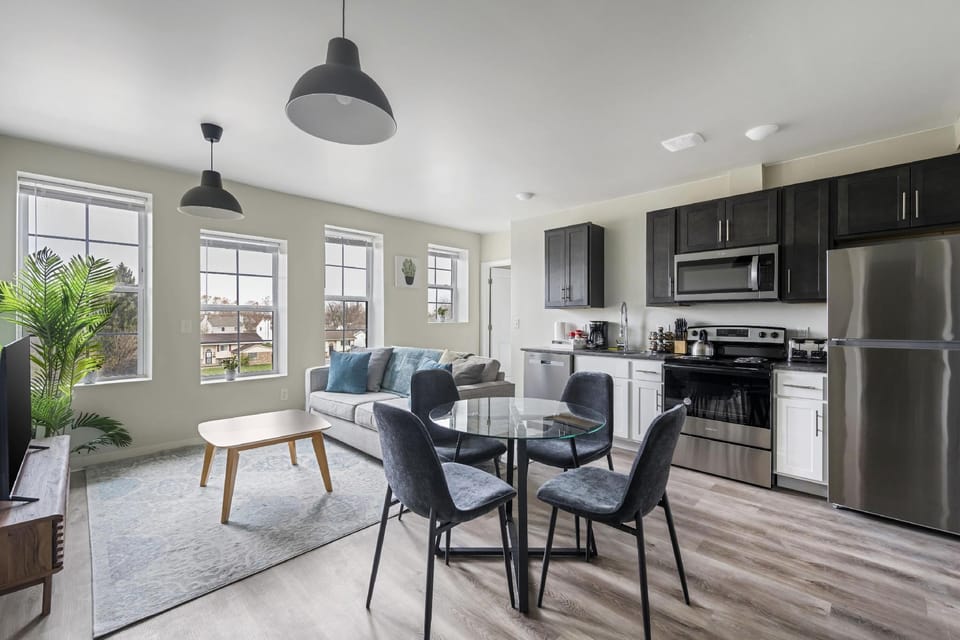 Modern Retreat Near Henry Ford Hotel in Detroit