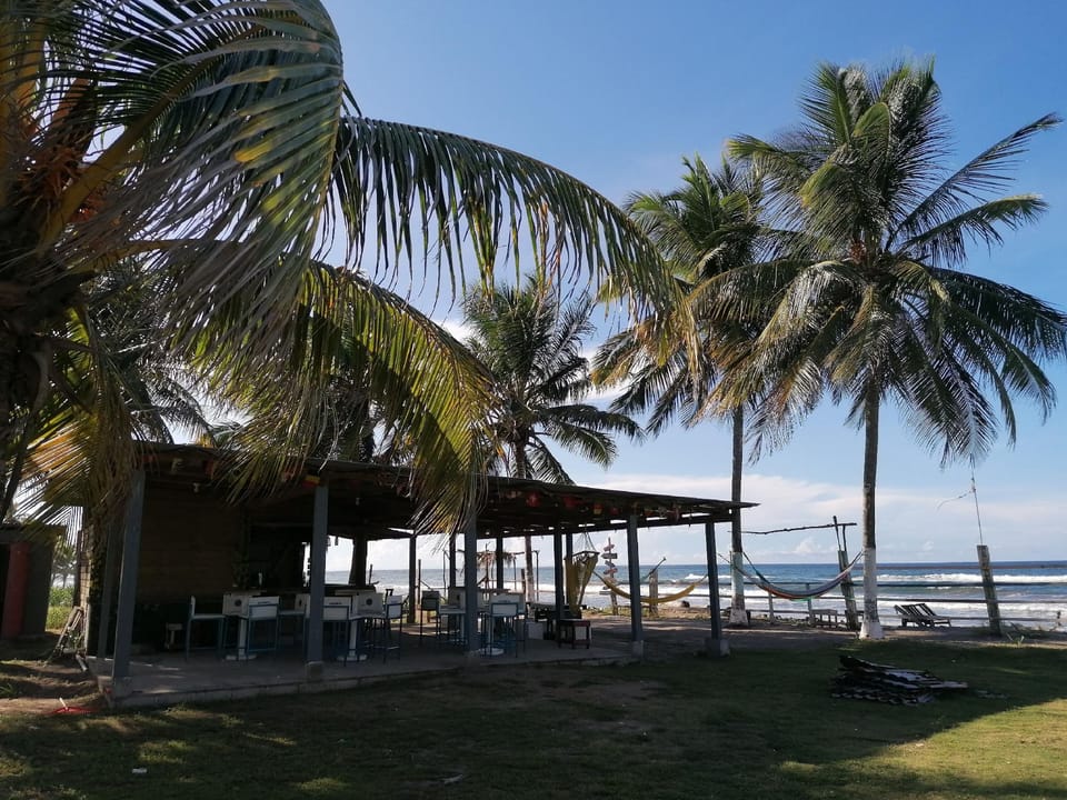 Hostal Rudy's Beach Hotel in Cortés Department