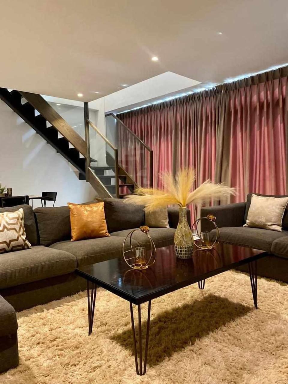 EBS legend one bedroom dupulex Hotel in Accra