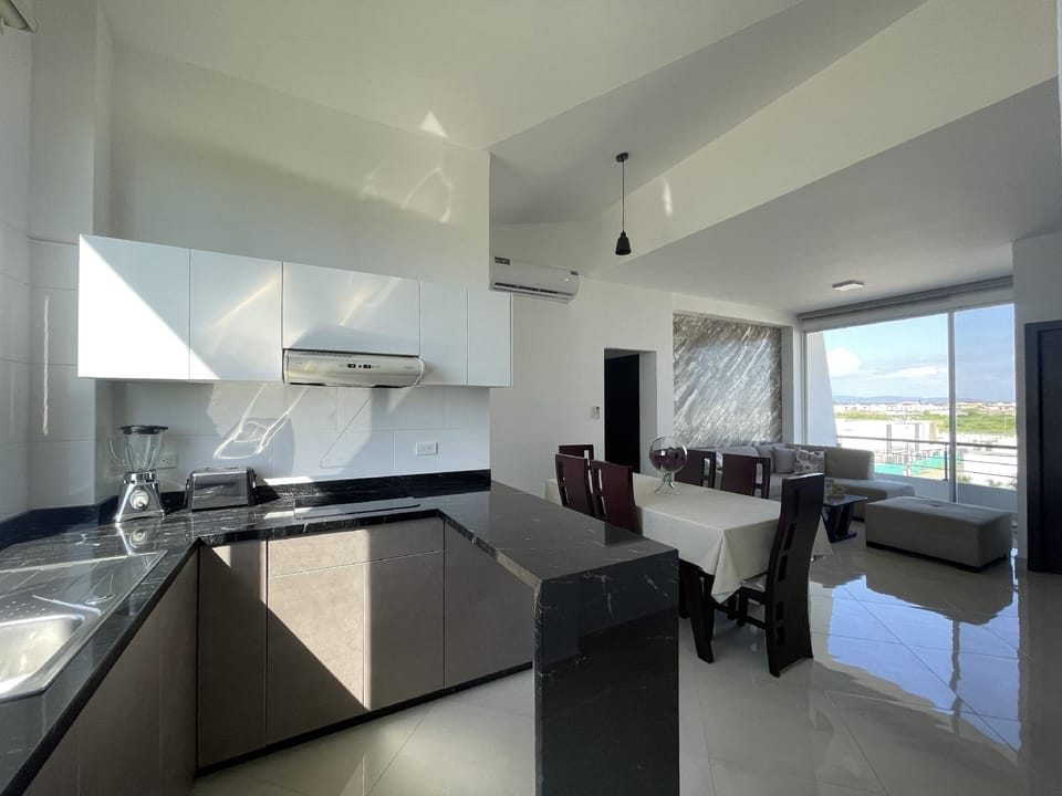Puerto Madera Apartamentos Hotel in Manta