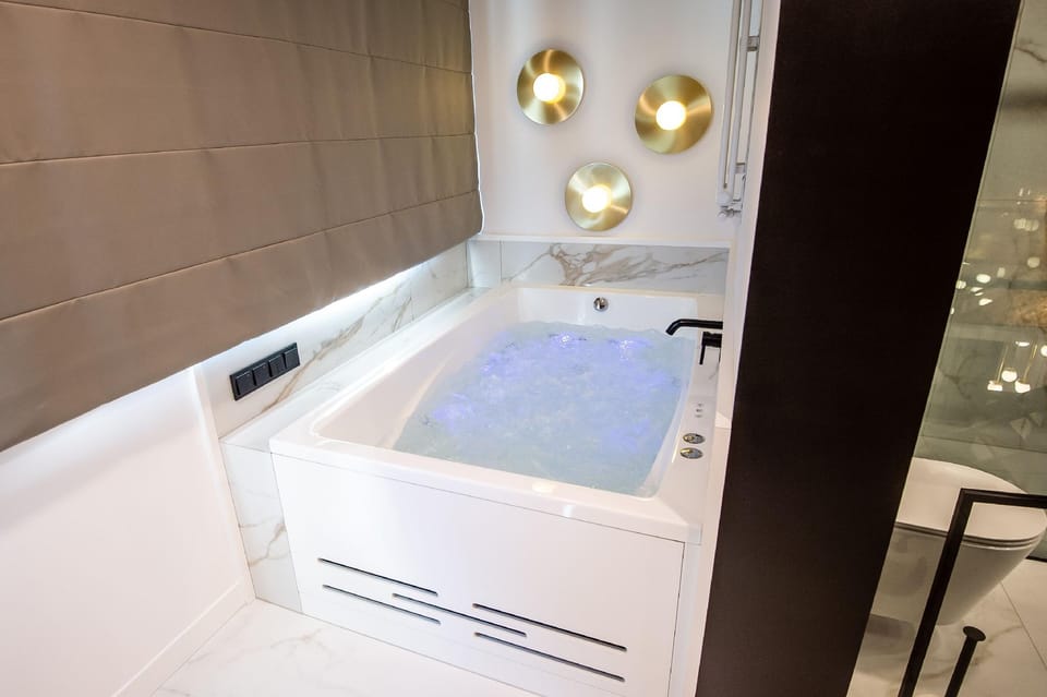 Super-Apartamenty VIP Jacuzzi II Hotel in Poznan