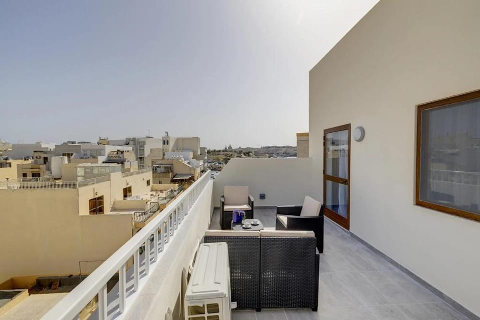 Chic 2BR Penthouse Steps From the Promenade Hotel in Malta