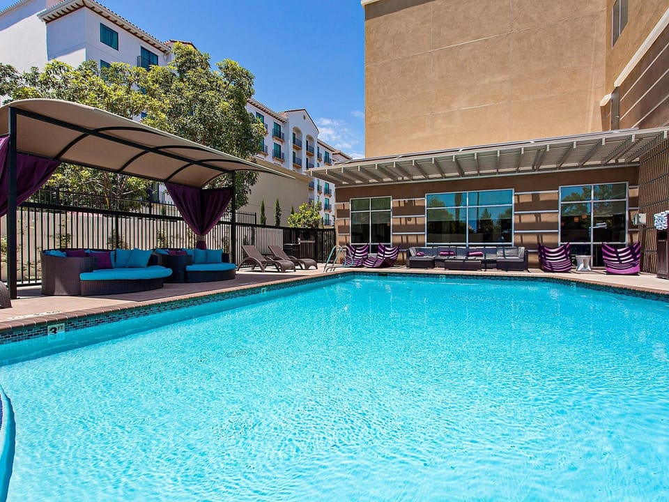 Holiday Inn Express & Suites Anaheim Resort Area By IHG Hotel in Anaheim