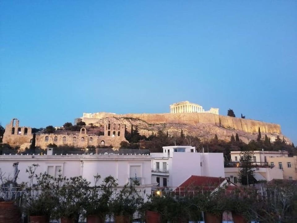 Stunning Acropolis View Apartment Hotel in Athens