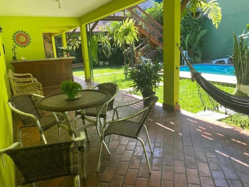 Suites aconchegantes com piscina e praia Hotel in Angra dos Reis
