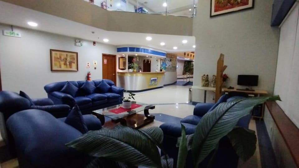 Shared lounge/TV area