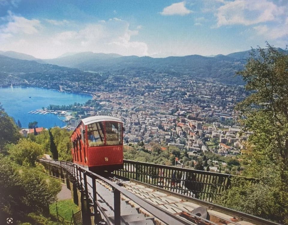 LAGO 2 THIRD FLOOR Hotel in Lugano