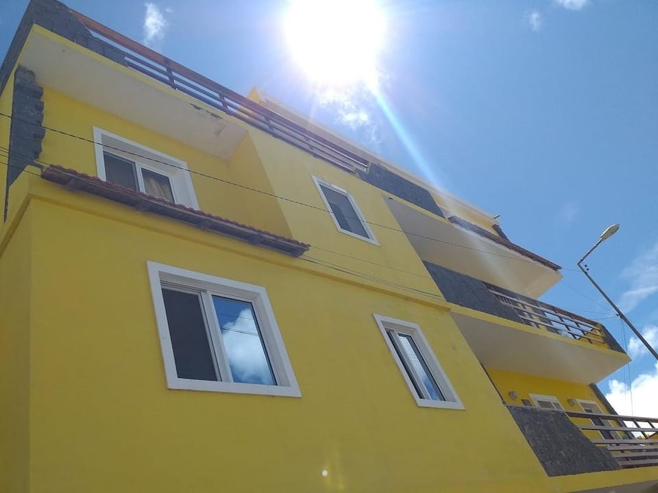 The Yellow Flat - Sea View Hotel in Cape Verde