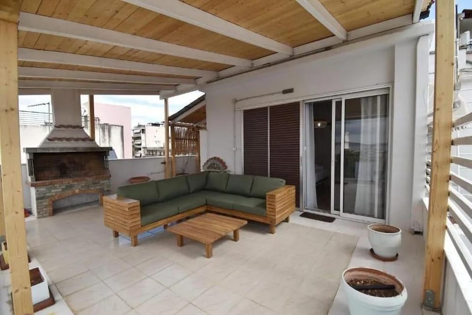 Penthouse Nea Smirni Hotel in Kallithea