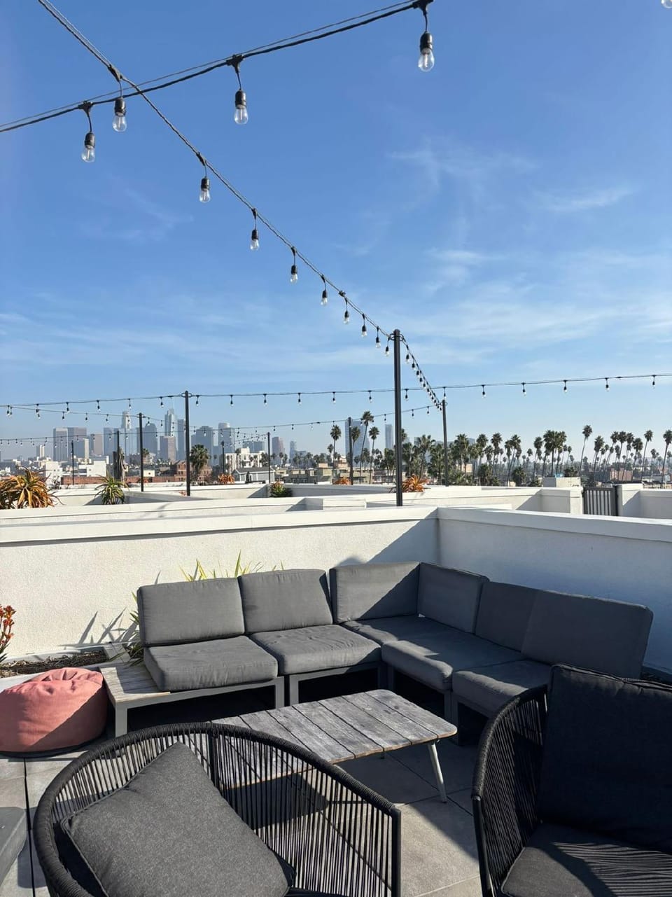 Dream Escape with great rooftop views Hotel in San Fernando Valley