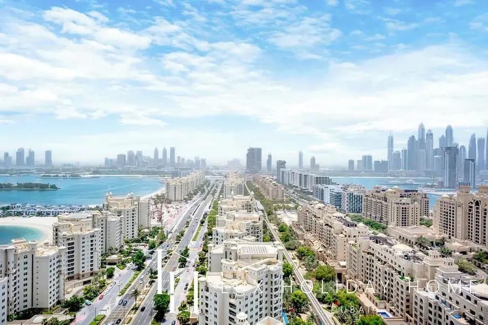 LUX Iconic Views at Palm Tower Suite 2 Hotel in Dubai