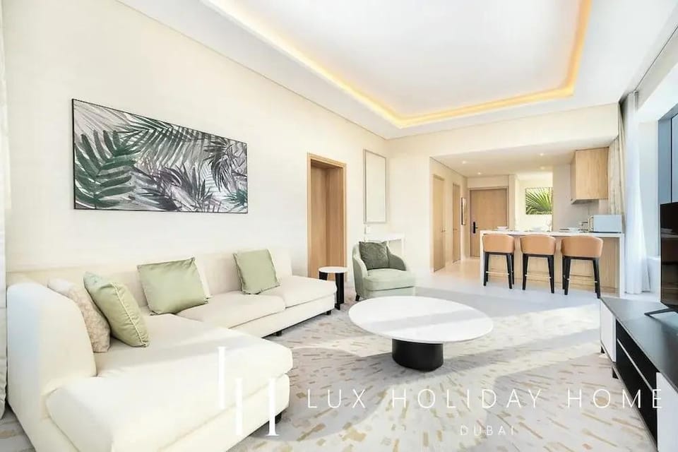 LUX Iconic Views at Palm Tower Suite 2 Hotel in Dubai