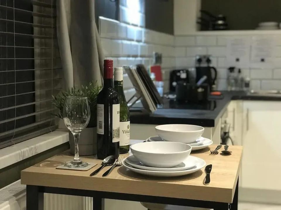 Contemporary 1 bed Studio for Comfy Stay in Wigan Hotel in Wigan