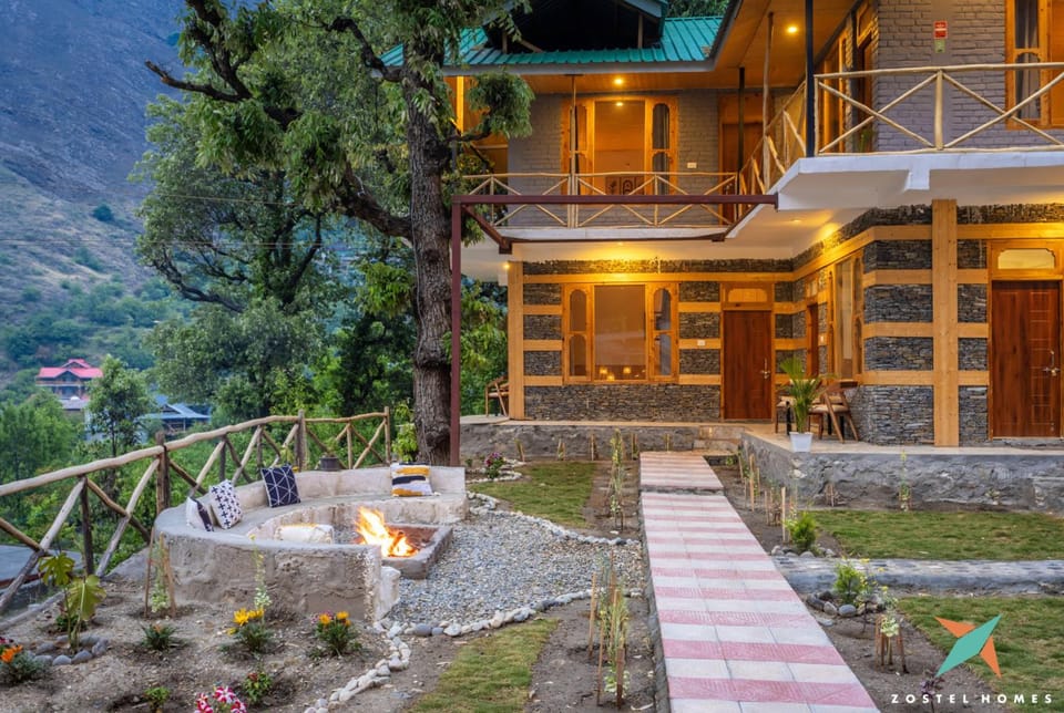 Zostel Homes Tirthan (Gushaini) Hostel in Himachal Pradesh