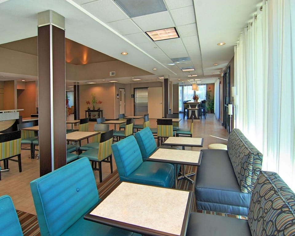 Hampton Inn & Suites Mountain View Hotel in Los Altos