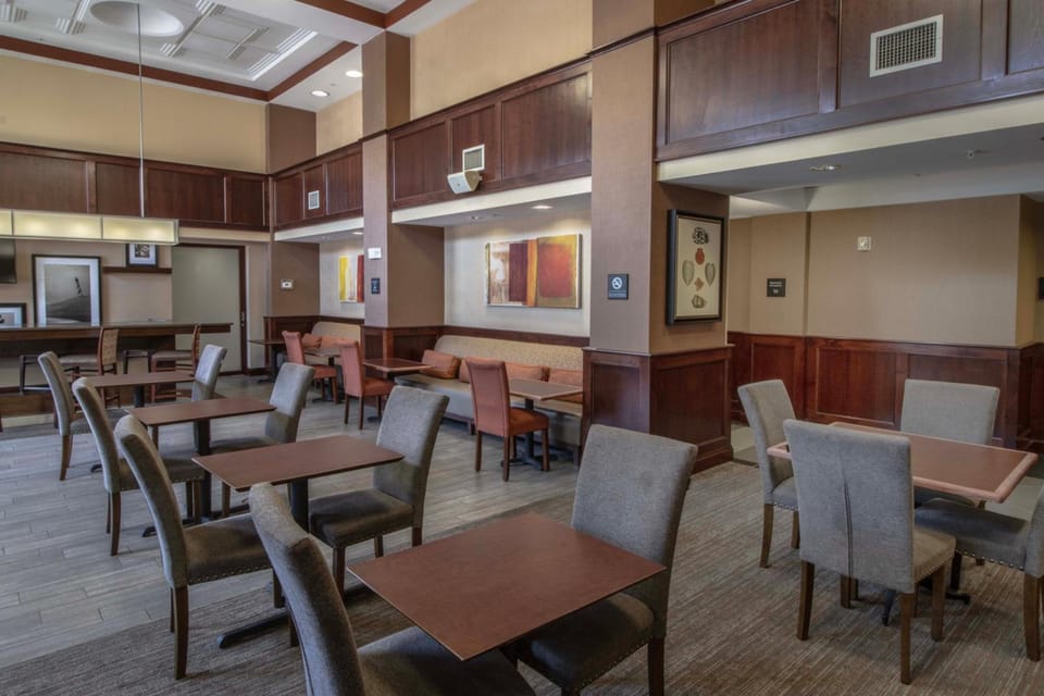 Hampton Inn & Suites Norfolk-Airport Hotel in Norfolk