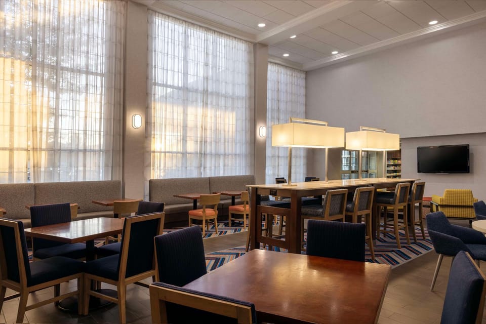 Hampton Inn & Suites State College at Williamsburg Square Hotel in Allegheny River