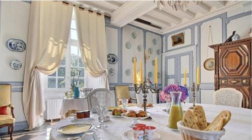 Chateau de Cadouzan Hotel in Brittany
