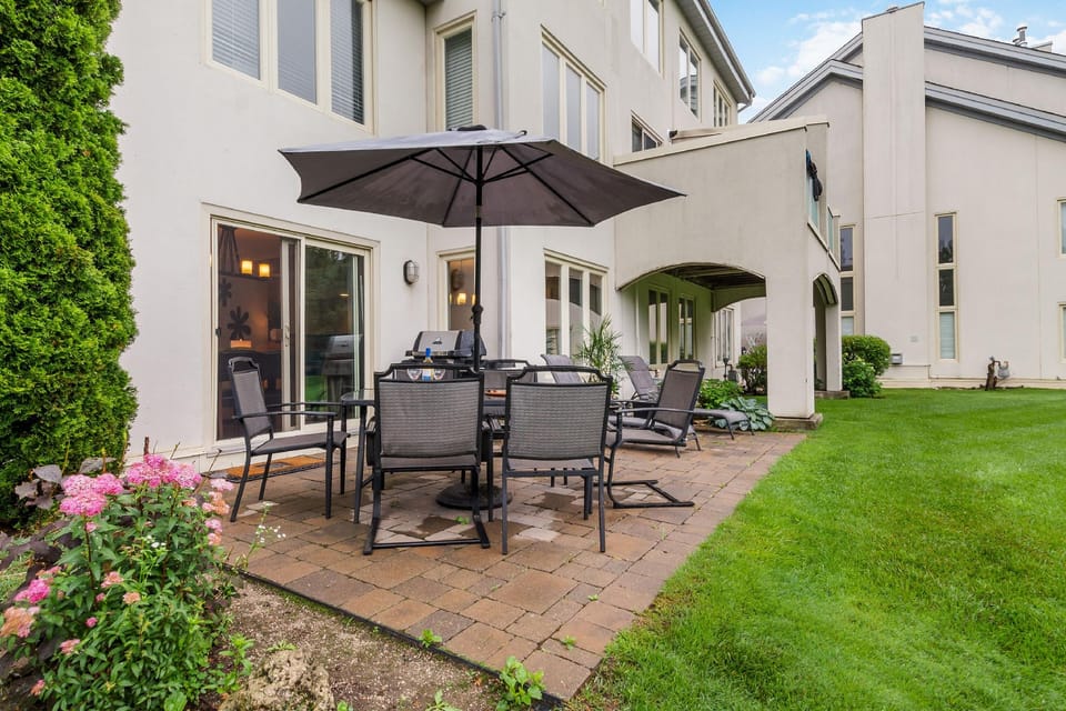 Sierra Lane Condos Hotel in Grey Highlands