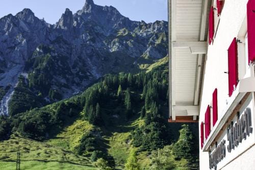 Berghaus Stuben Arlberg mit Sauna Panoramablick und Nahe zur Piste Hotel in Stuben