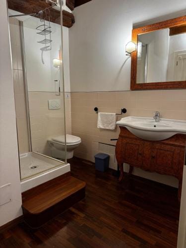 A 5 min da Bassano Camera con Bagno Privato e Area Fitness Hotel in Bassano del Grappa