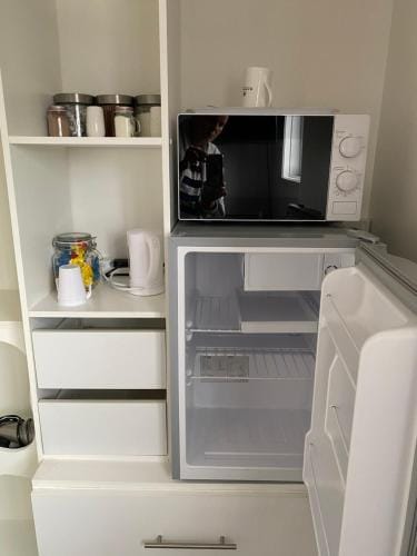 Quiet, spacious double bedroom! Hotel in Huntingdonshire District
