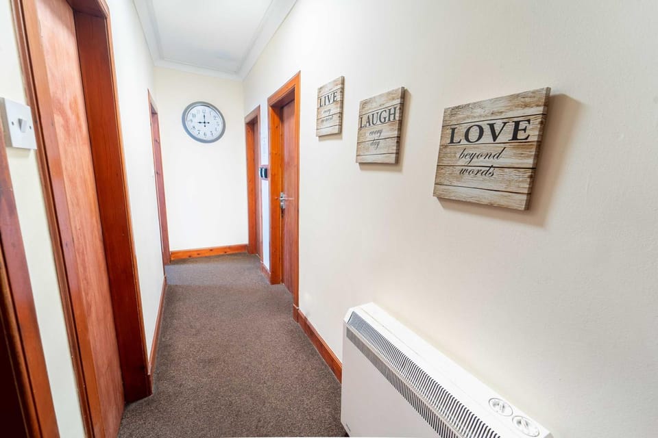 Prime location rooms in high street Hostel in Fort William