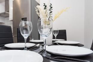 Juniper - With Parking - Telford Hotel in Telford