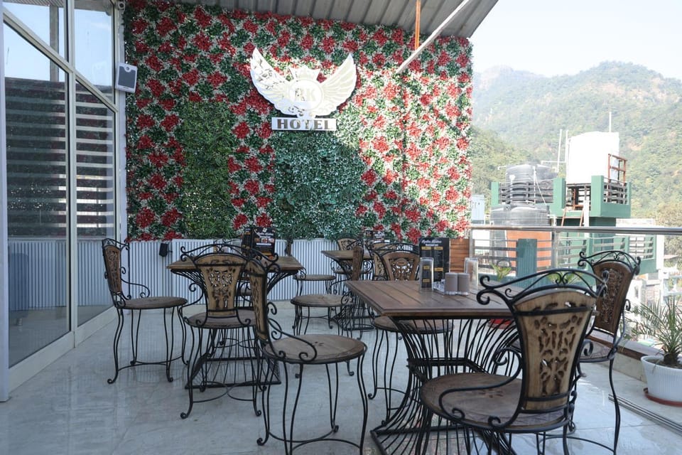 Hotel Drip Inn - Radha Krishna Hotel in Rishikesh
