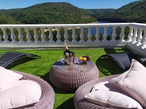 Ma villa au bord de l'eau Hotel in Auvergne-Rhône-Alpes