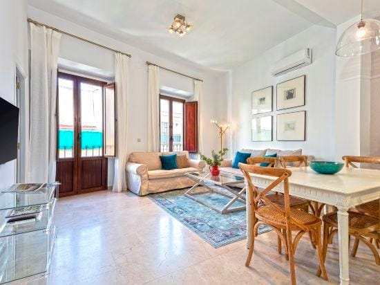 Genteel Home Arfe Terrace II Hotel in Seville