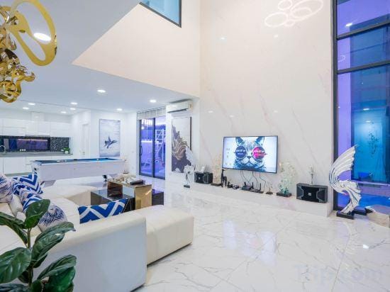 Double Fun Poolvilla Pattaya Hotel in Pattaya City