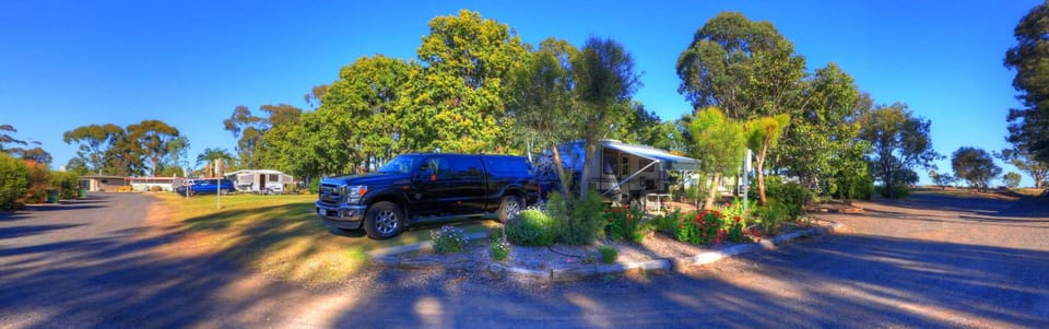 Milmerran Village Caravan Park Motel in Queensland