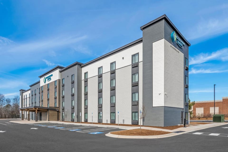 WoodSpring Suites Charlotte Northlake Hotel in Huntersville